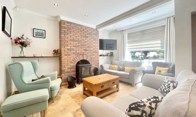 Glasgow House | Clyde Villa Apartment