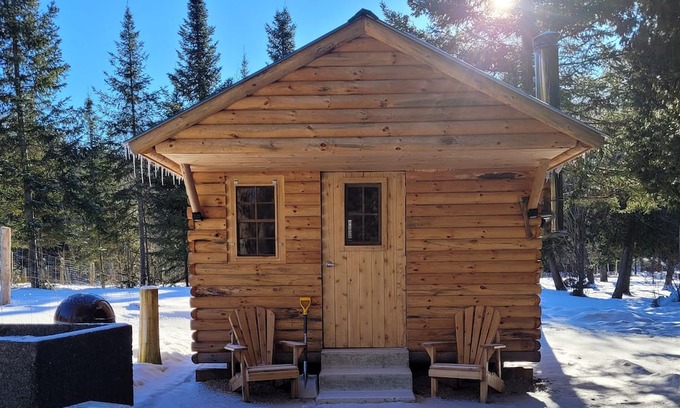 Markdale Cabin | Wood cabin by the river
