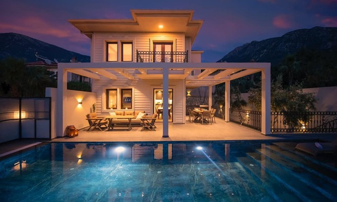 Hisaronu Villa | PRİVATE VİLLA WİTH POOL,GARDEN AND JACUZZİ