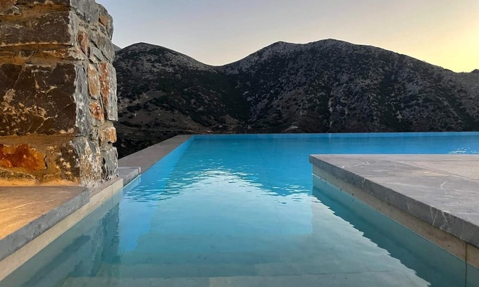 Vrachasi Villa | Villa Aires with Private Pool