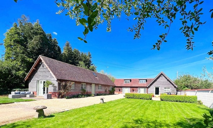 Winterslow Cottage | 3 bedroom accommodation in Winterslow, near Salisbury