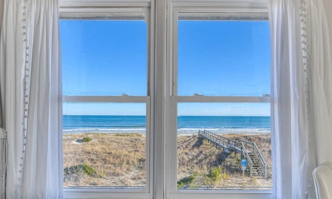 Murrells Inlet House | Love's A Beach - 5 Bedroom. 4 Bathroom, Oceanfront Dog Friendly Home