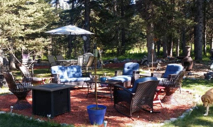 Redwood Meadows House | Entire House Redwood Golf & Winter Retreat Resort