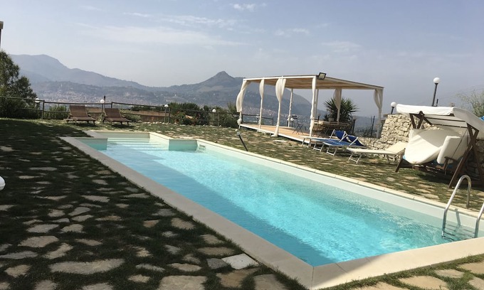 Misilmeri Villa | Apartment Villa Anny