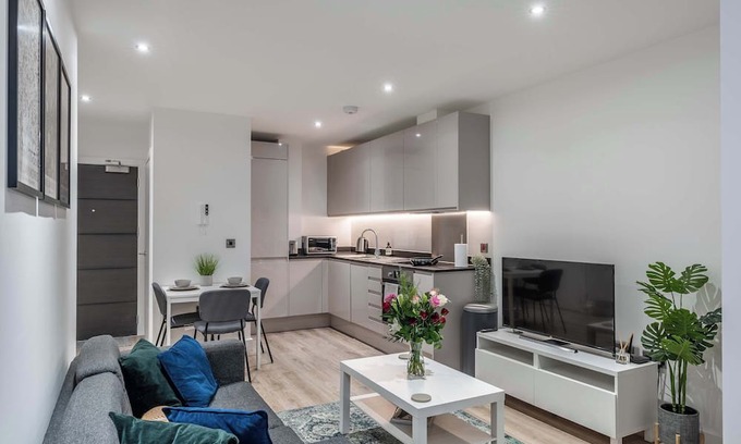 Barnt Green Apartment | Modern 1 bed apartment in Central Solihull