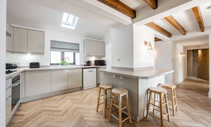 Roughton Cottage | Fender Cottage -Norfolk Holiday Properties