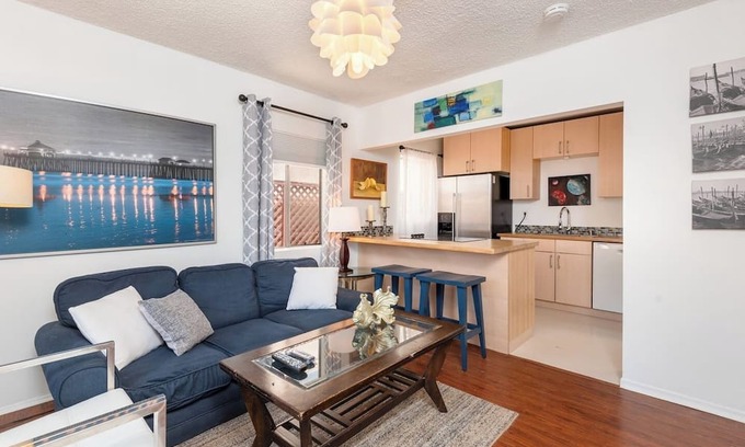 Venice Apartment | Coastal Bliss: Marina Del Rey Apt. Walk to Beach