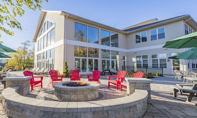 Hancock Resort | Luxury one bedroom unit with full amenities