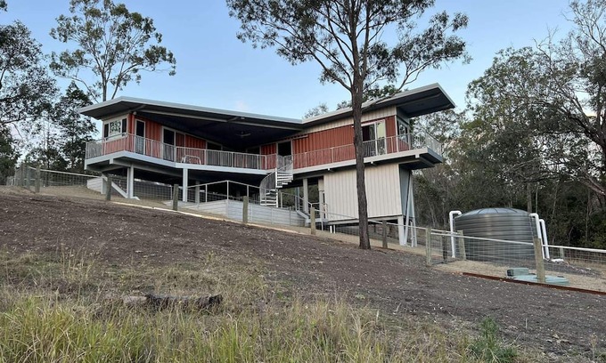 Mount Alford Cabin | Luxury container cabin with scenic views & outdoor bath close to wineries