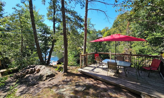 Trent Lakes Cottage | The Wilson Family Cottage - Instagram @wilsonfamilycottage rentals