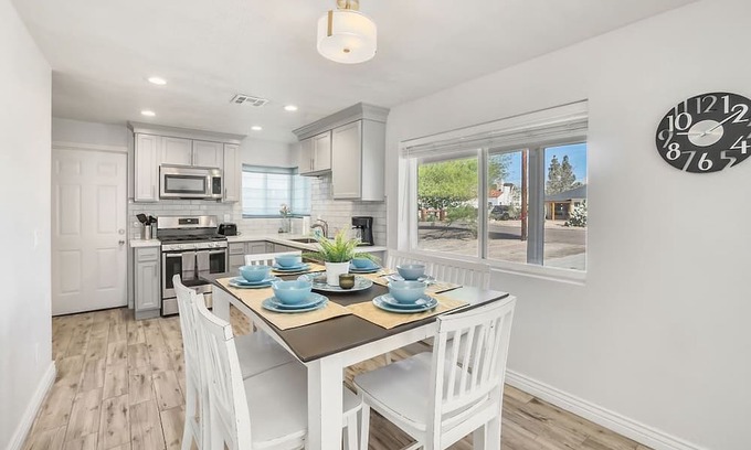 Coronado House | Urban Phoenix Gem, Discounted Summer Rates