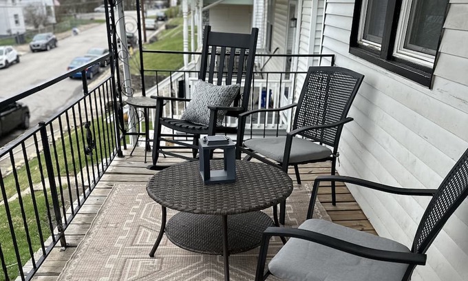 Dayton House | NEW! Pet & Family-Friendly Home. Ohio River Views! <5 miles to attractions!