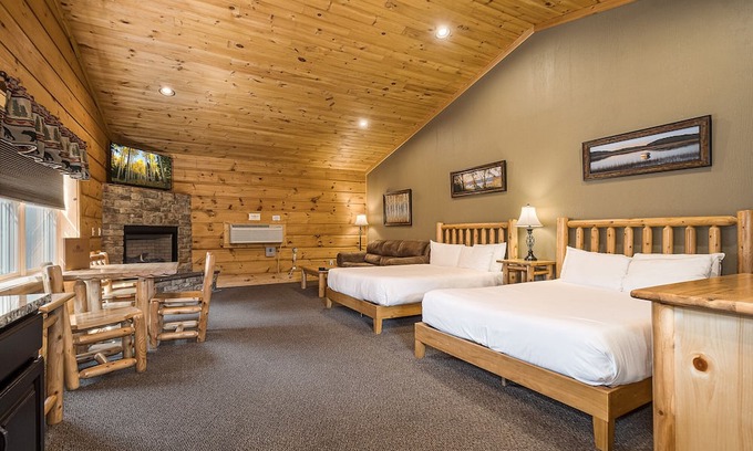 McHenry Cabin | Lakefront Cabin 3-Hot Tub, Dog Friendly