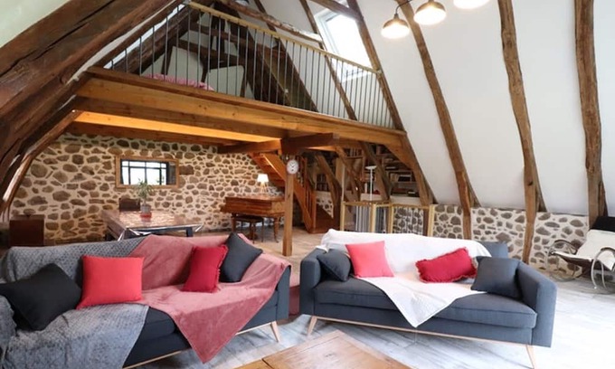 Saint-Martin-Valmeroux Cottage | Gite Saint-Martin-Valmeroux, 3 bedrooms, 8 persons