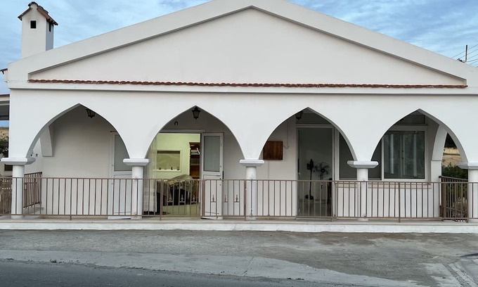 Agios Tychon House | Countryside Family Holiday Home