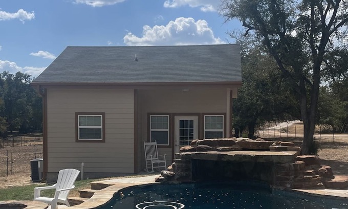 Liberty Hill House | Stay In the Eclipse Path of Totality, Liberty Hill, TX