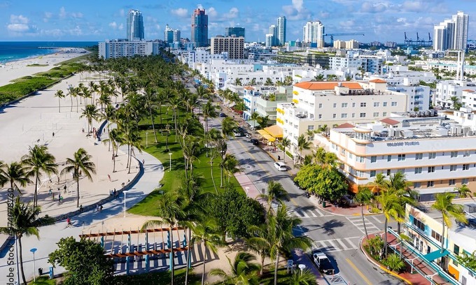 West Little Havana House | Private room close to Miami Airport - Free Parking