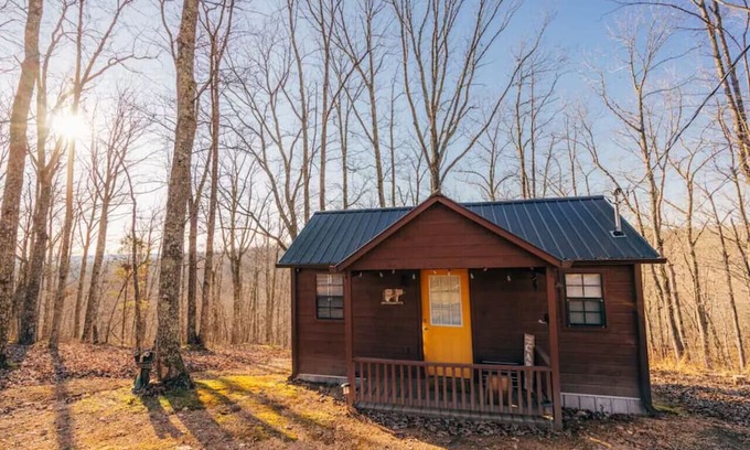 Holladay Cabin | Cozy Tiny Cabin Getaway w/ Views