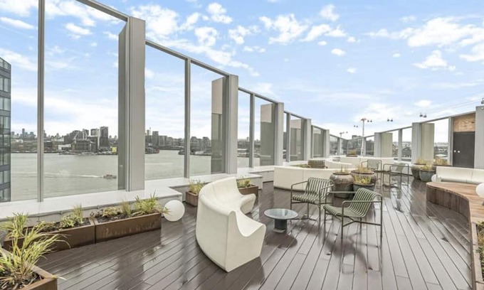 Peninsula Apartment | Stylish 1-Bed Apartment in London