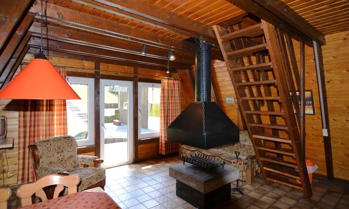 Untervalme House | Charming holiday home near the ski area