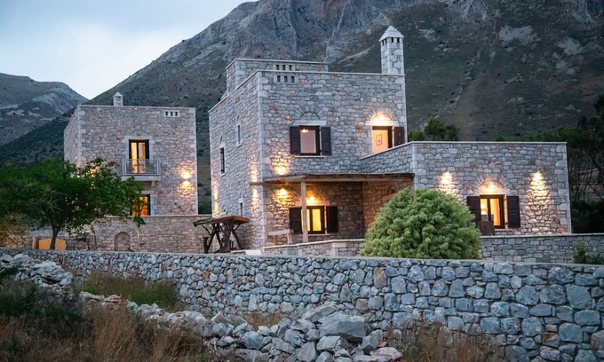 Omales Apartment | Armenopertra view-Akantha ,triple room, Mani