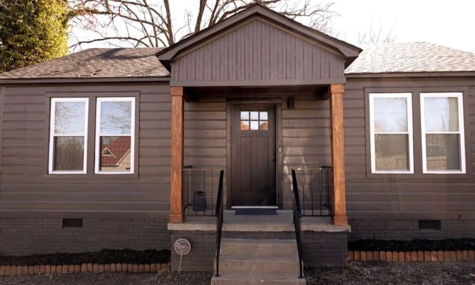 Little Rock House | Urbane Bronze Château