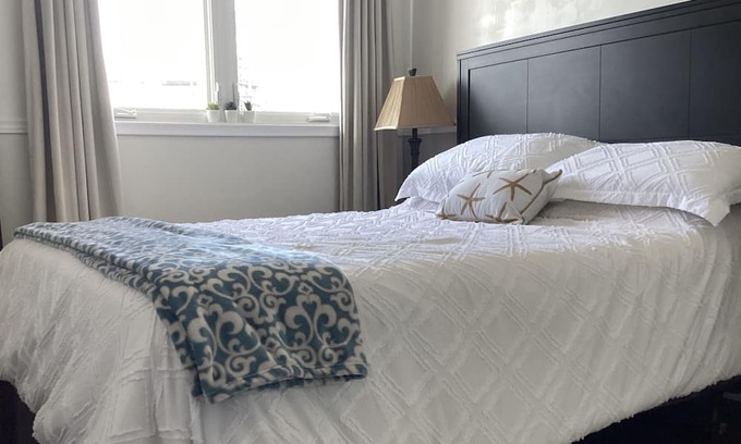 Bradford House | Cozy Private Room near Luxury Resorts, Sports Venues, Conservation Areas & Parks