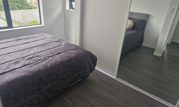 Papatoetoe House | Mini Mansion