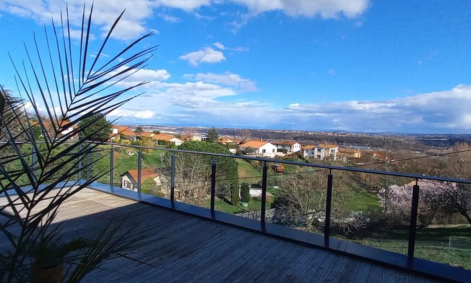 Vernaison House | Maison Contemporaine à 15mn de Lyon., Entre Beaujolais et Côte du Rhône