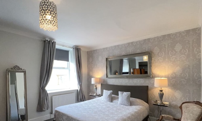 Douglas Apartment | Large 3 Storey Home From Home Apartment