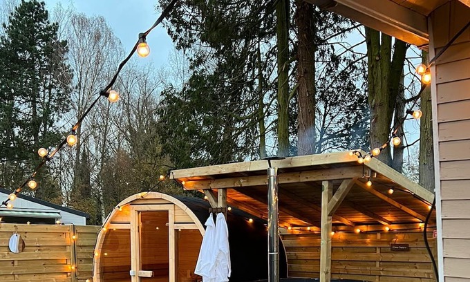 Geel Ski Chalet | Een Perfecte Mix van Natuur en Comfort.