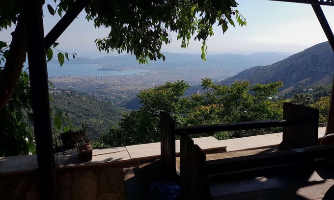 Makrynitsa Villa | 5 bedrooms 7 beds 4 bathrooms