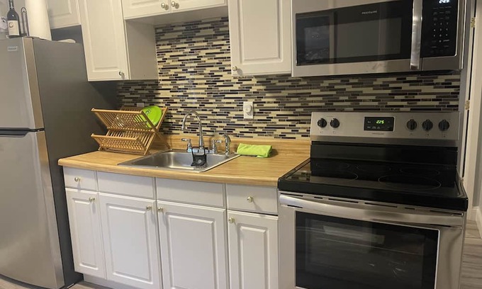 Medford Apartment | Long Island McArthur Airport Medford Oasis