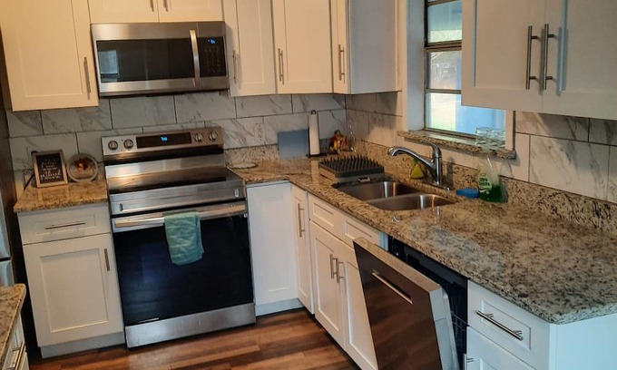 Yulee House | Entire house 4 bedrooms near beach.