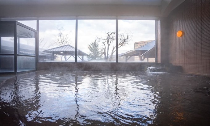 Yuzawa-machi House | JapaneseWestern room for 3 people Semidouble bed adjacent hot spring facility / Minamiuonuma Niigata