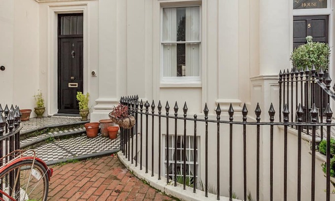 Berwick Cottage | 4 bedroom accommodation in Hove