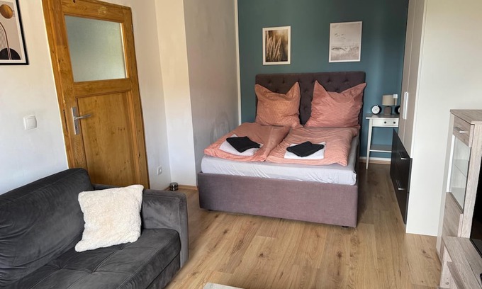 Halle Apartment | Cozy apartment "Franz" in Halle including parking space