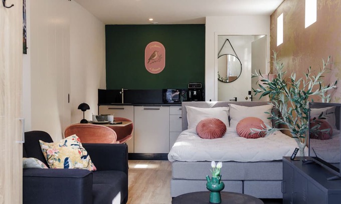Haastrecht Bed & Breakfast | Chic and cozy overnight stay in Haastrecht! 15 minutes from Gouda and Oudewater.