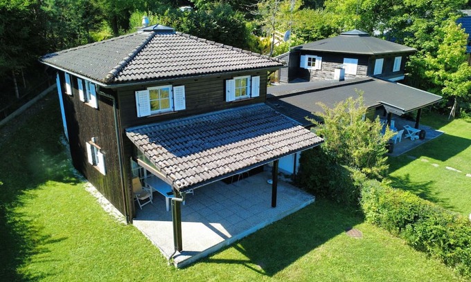 Landskron House | Beautiful private villa for 5 guests with WIFI, TV and terrace