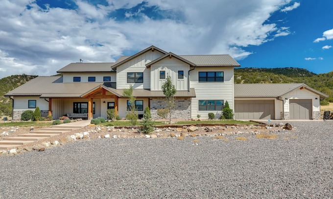 Springerville House | Nat'l Forest Access & Mtn Views: Family Eagar Home