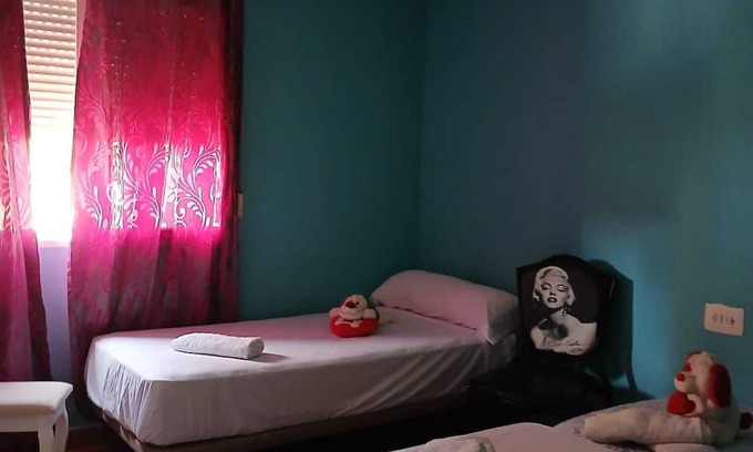 Moncofar Cottage | Cottage (pet friendly) nearby beaches and dog friendly beaches.