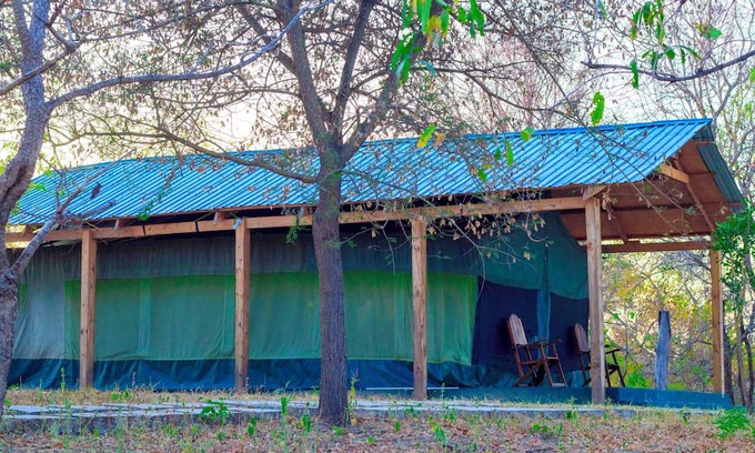 Morogoro House | Daga Camp - Charming 1-bedroom barn in delightful Mikumi with AC