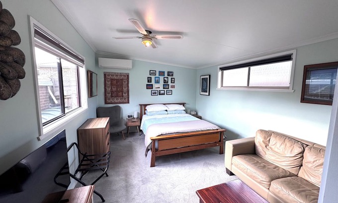 Bayswater House | Private Comfortable bungalow for 2
