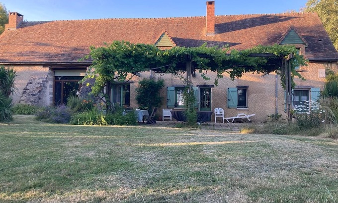 Bonnetable House | Country escape: cozy 10/12-person house in a natural setting.