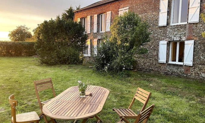Notre-Dame-du-Hamel House | Brick house - calm, nature, comfort
