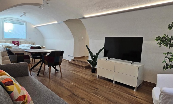 Stuttgart Apartment | The Modern Cave Lodge - ComfyHome Apartments Stuttgart