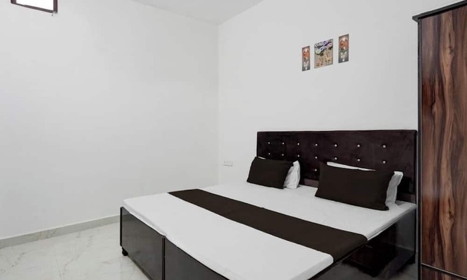 Amritsar Bed & Breakfast | 7-bedroom bed & breakfast in welcoming Amritsar with AC