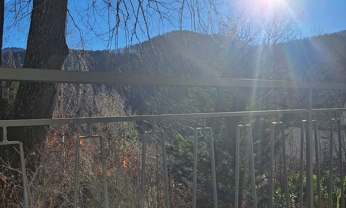 Breitenstein Apartment | "On the sunny side of the Semmering"