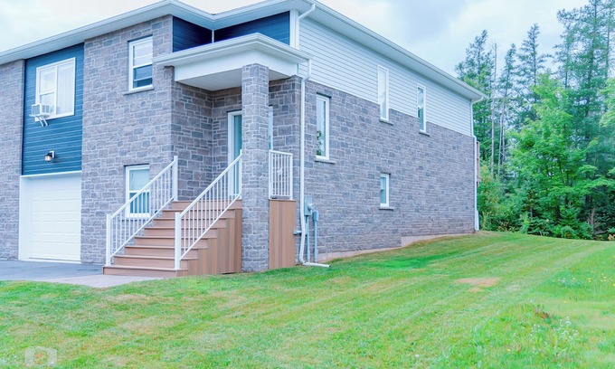 East Hants House | Starz@Night - 13 Minutes Drive to Halifax Airport
