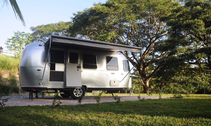 Santiago House | AIRSTREAM - BAMBI, AIRSTREAM Hermosa Hills Luxury Villas
